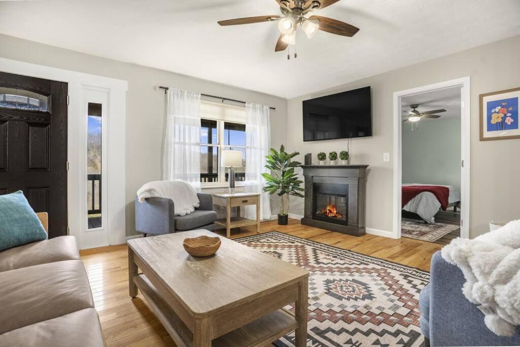 Mountain Views, Hot Tub, Firepit, Dog Friendly, Ev Connector Villa Stanley ภายนอก รูปภาพ